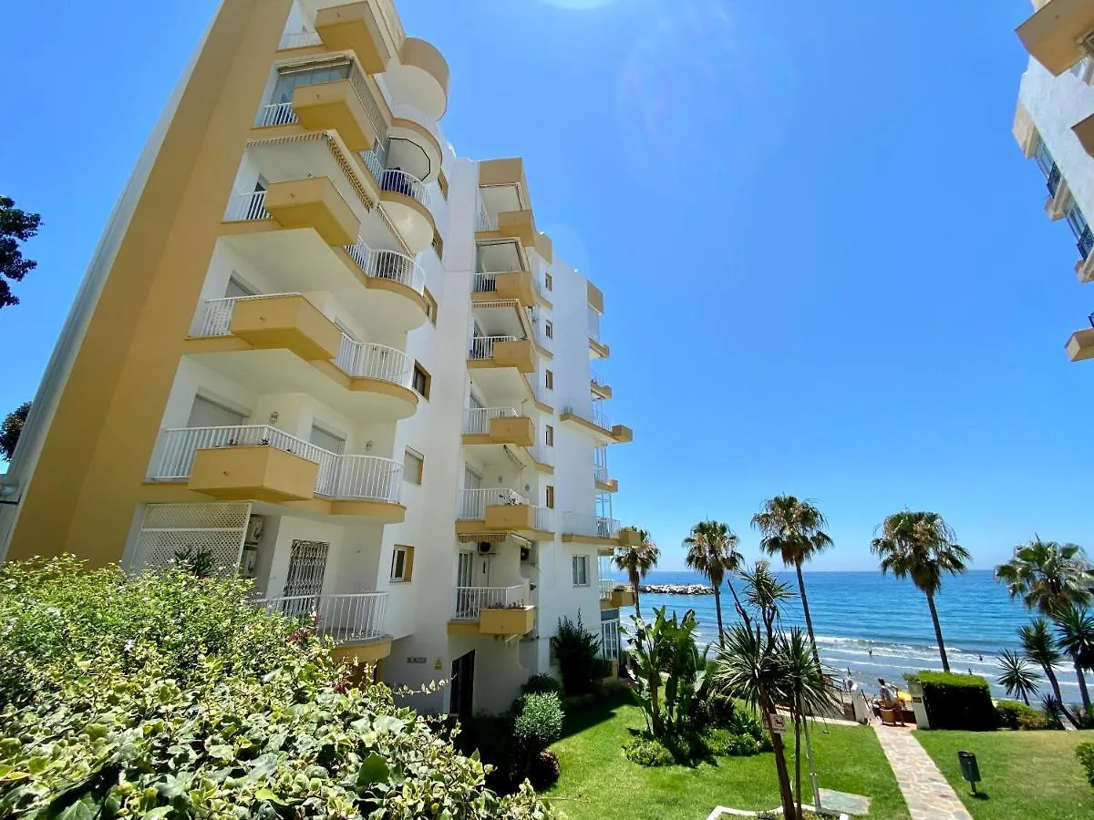 Apartment Overlooking The Beach Marbella